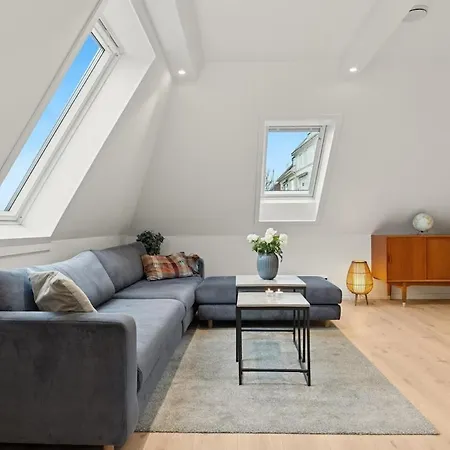 Charming With Stunning View Apartament